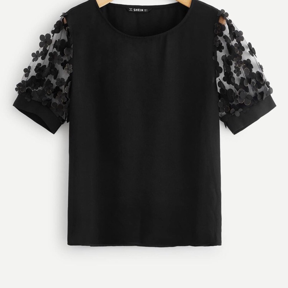 Mesh Sleeve Flower Top NWOT